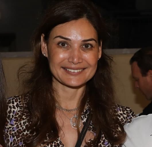 רומי קנבל החברה הכי טובה של רבקה מקייס שמסדרת לה נצחונות בתיקים