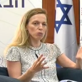 שרון פרילינג בהמת מגדר פמינאצית המקושרת למרכז רקמן