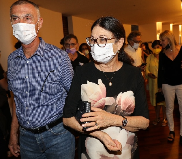 הילכו פמינאצית ופטריארך יחדיו אסתי חיות הפמינאצית עם הבעל הפטריארך דוד חיות