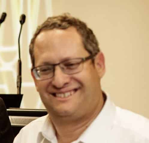 נפתלי שילה קוקסינל דתי מארץ הקוקסינלים מפעיל תא גזים לגברים גרושים באולמו בחסות דת ישראל