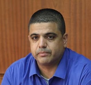 צחי עוזיאל שופט עם עינים של שימי תבורי