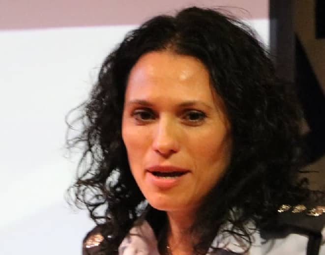 שרית פיליפסון שוטרת מושחתת התקדמה במשטרה בהיותה פילגש של דנינו