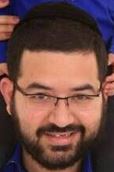 שמואל גרינפלד מדושן מעונג אחרי שסחט חייבים בהוצלפ ומילא את הכיס