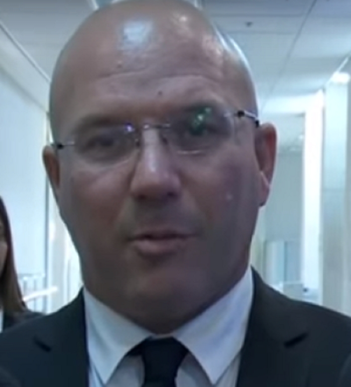 אורי קורב ייצג את עמוס סילבר וטען שהוא אידאולוג לריפוי עצמי עם גראס