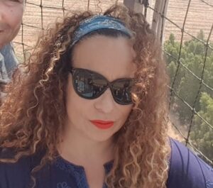 נוגה ויזל לוחמת כמו פנתרה נגד הפמיניסטיות ומתלוננות השווא ובהמות מגדר כמו לינוי בר גפן