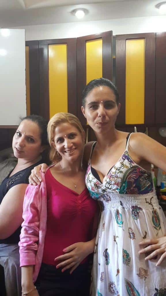 אודליה צריקר קארין ברנוביץ והבנות ממעבדת הזיופים