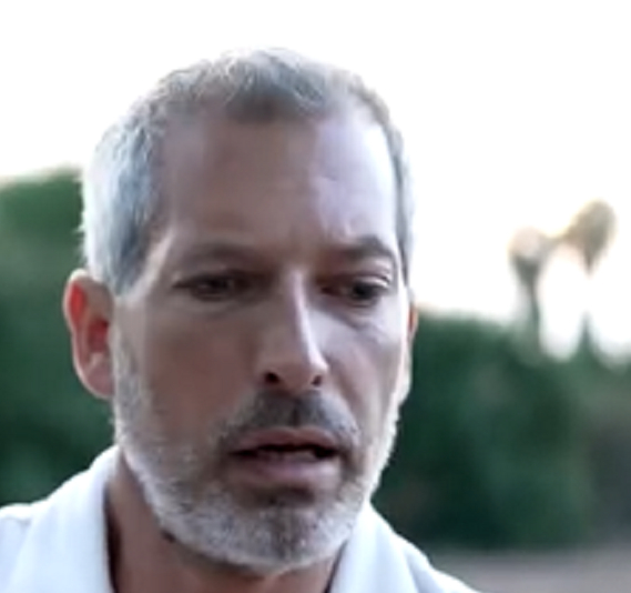 גיא שיקר מסכן גרושתו הזדרגה על מטוסי אל על עם יוסי כהן מהמוסד