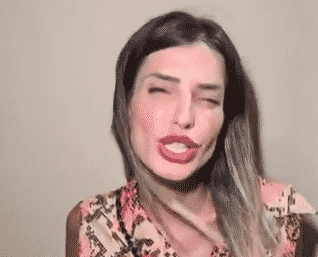 ליטל סמד'גה פוערת פה מלא ביב שופכין של אחת שחושבת שהשמש זורחת לה מהתחת