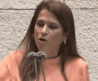 מירב בן ארי תרנגולת מקרקרת קיש קיש קריא