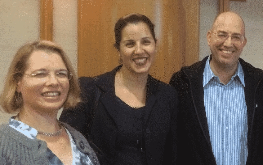 רונן דליהו עם החברות שלו ממרכז רקמן