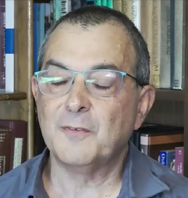יהודה שפר גם הטריד מינית וגם דרס לצוות ואיתרגו אותו