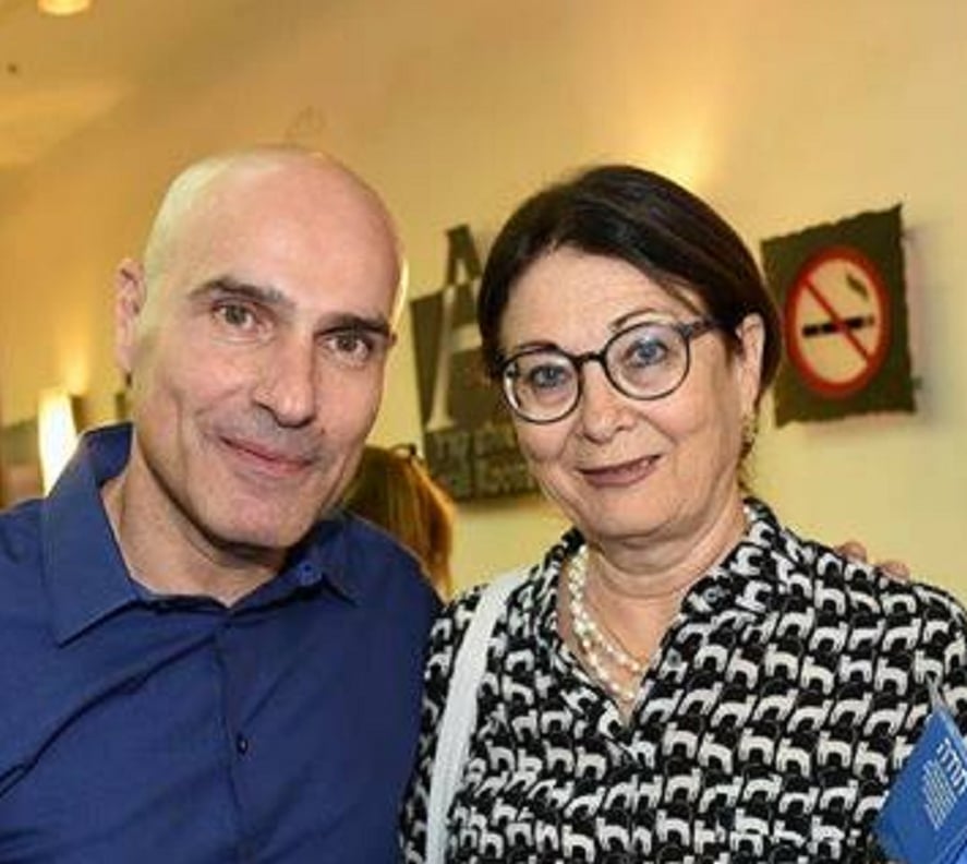 2017 אפי נוה עם שנואת נפשו שופטת המזרונים מלהקת הנחל אסתי חיות