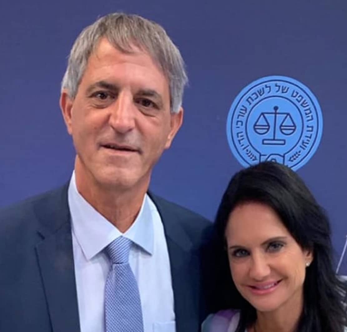 אבי חימי עם סוזי עוזסיני ארניה זאת שפתחה לאפי נוה את התחת
