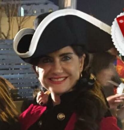 סוזי עוזסיני ארניה מציעה את התחת שלה לכל דיכפין