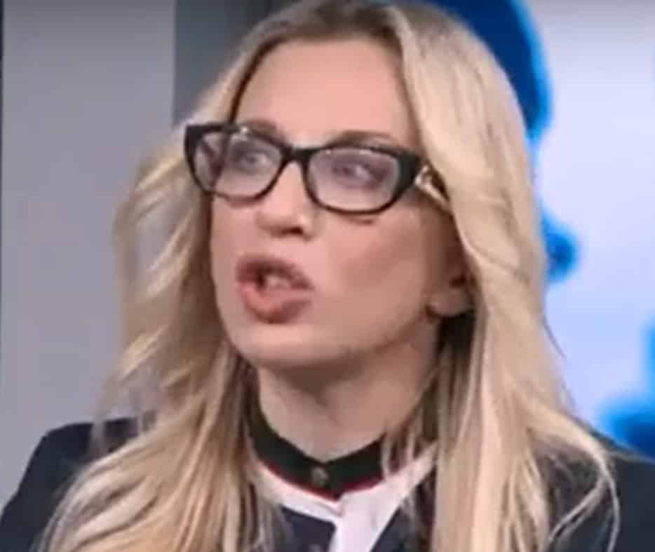 רות דיין וולפנר כלבת צייד פסיכופטית הנועצת טפריה