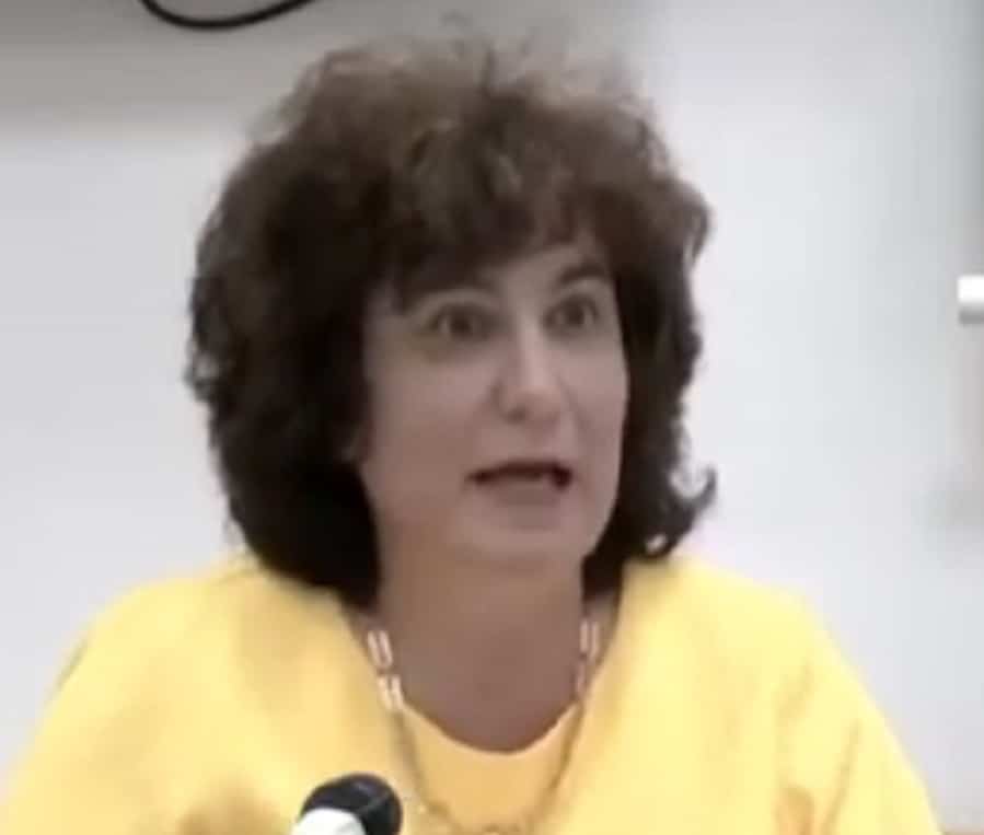 דפנה ברק ארז שיא הכיעור הפמיניסטי נרתיק האישה הוא מפעל לייצור כספים