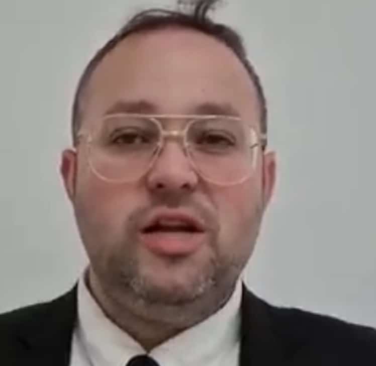 רפאל ציק נלחם בשוטרת קצינה אלימה ומושחתת וניצח