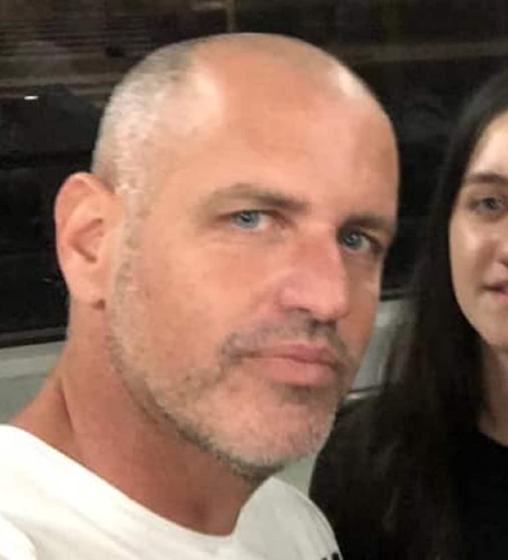 אסף נוי תבע דוקטור לניתוח פלסטי על שתלים בציצי בגלל שמועות על דליפת שתלים