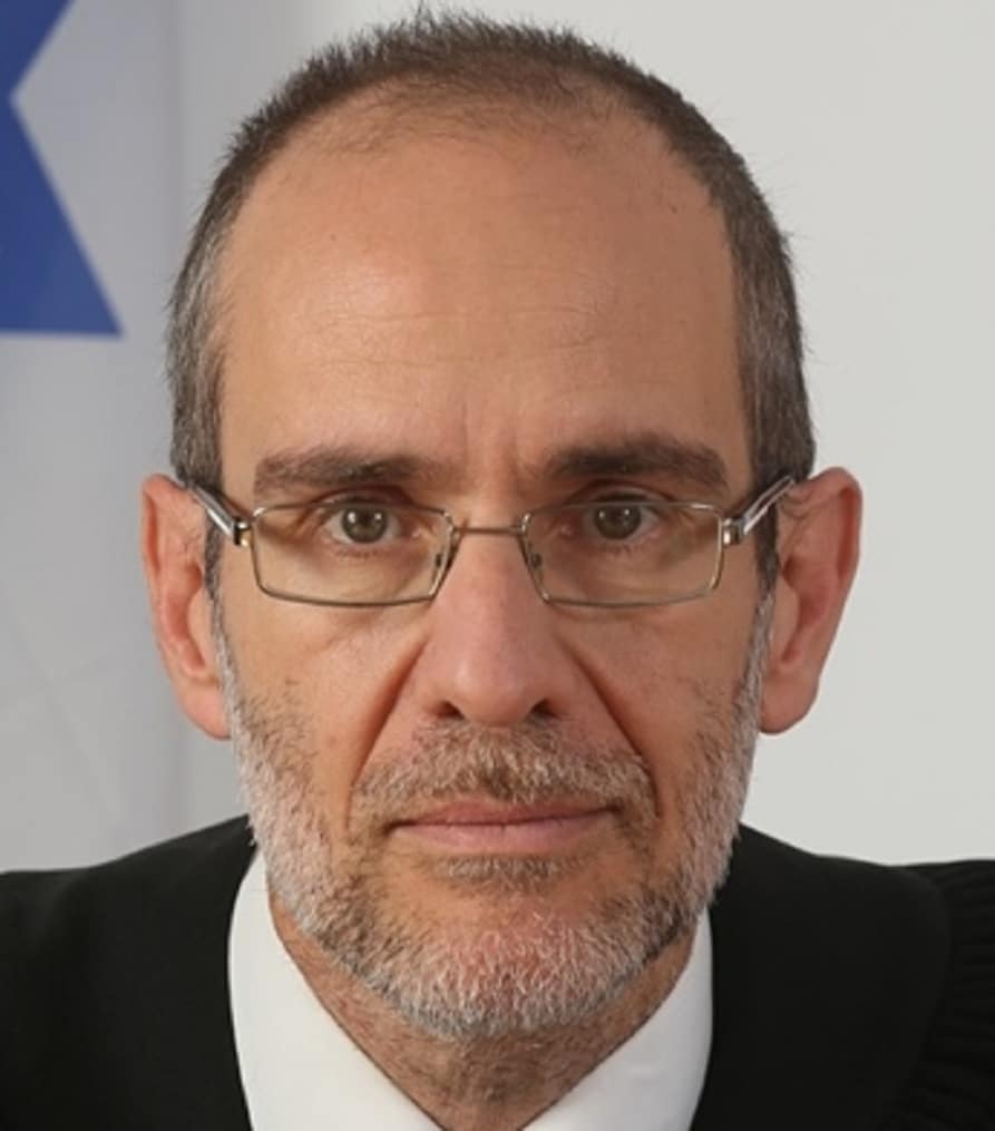 השופט עודד שחם הגיע למחוזי ונהיה שפוט של החונטה ממש ביזיון