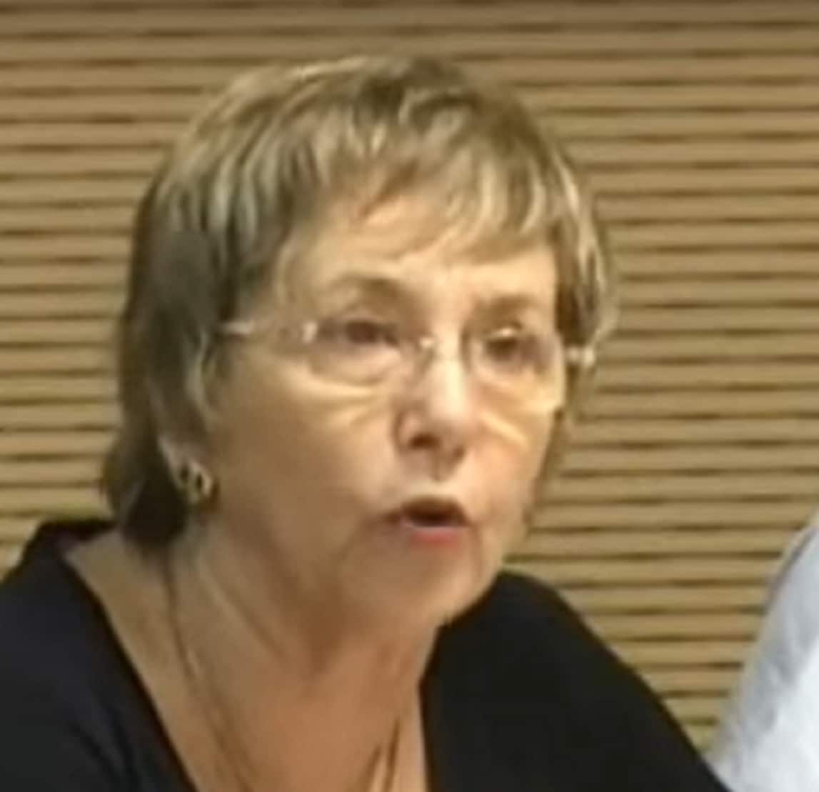 יעל הרמל היתה עוס מגדרית שונאת גברים וכיום מנהלת עמותה לעושק קשישים
