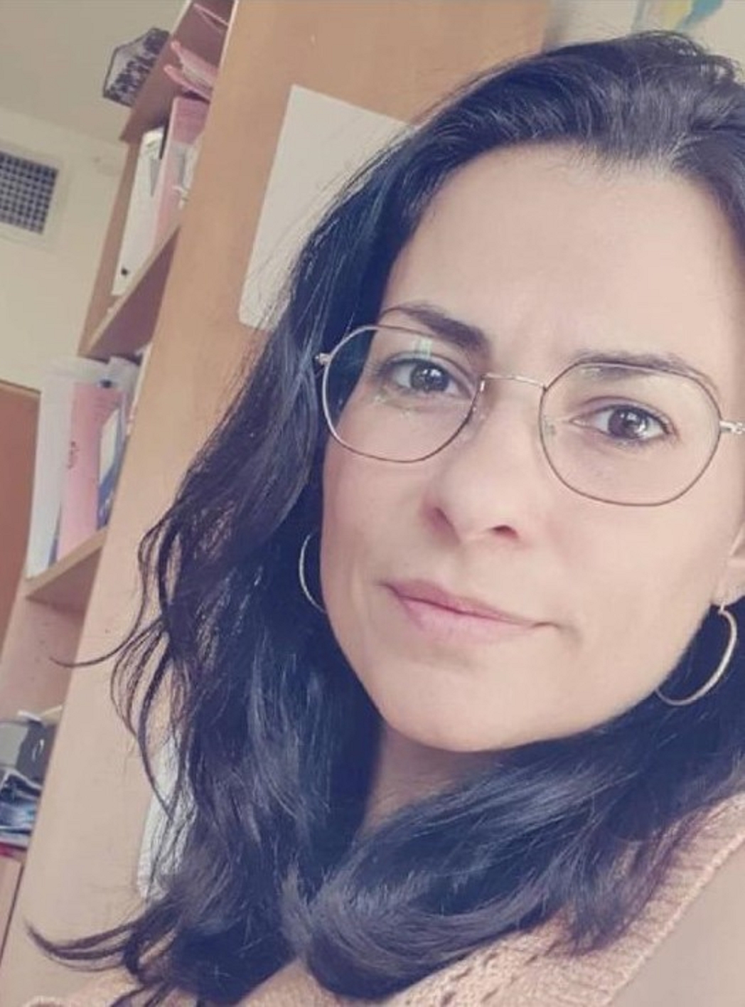 ענת ערוסי כהן פרקליטה בוחשת תופרת תיקים לשכנים