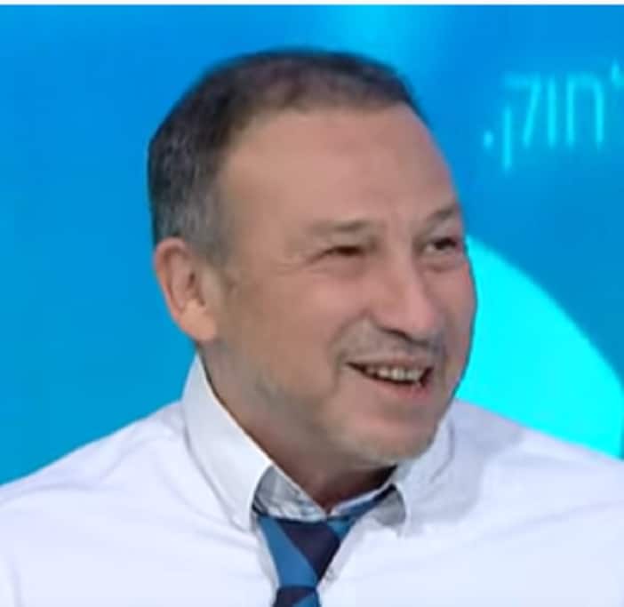 ראול רודריגז השופטים אישרו לאשתו רקפת רודריגז להזדיין עם מטופלים מול הילדים