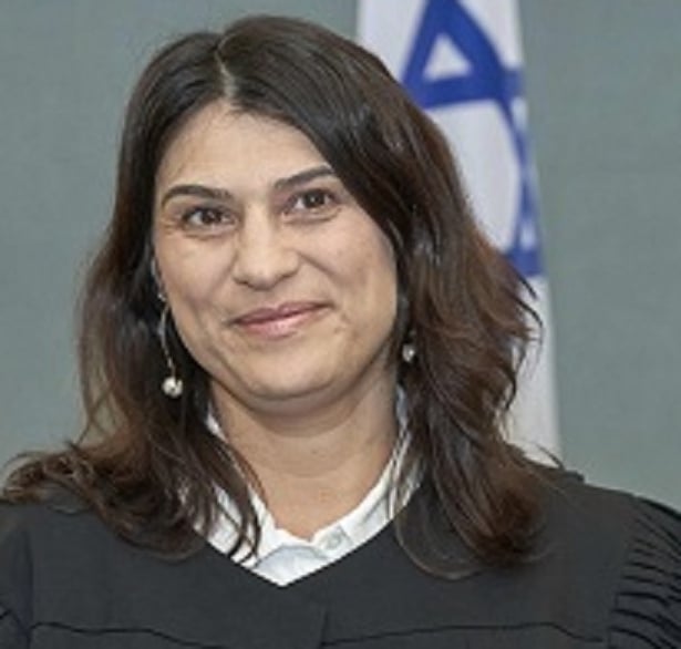 אופיר בן יוסף כפרי כל הגברים לכלא בשירות הפמינאציה