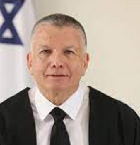 אייל באומגרט השופט שעדנה ארבל התלוננה עליו שמישש מינית את הנכדים שלה