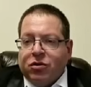אייל בסרגליק רומי קנבל העלילה שהוא מסוכן לתינוקת שלו