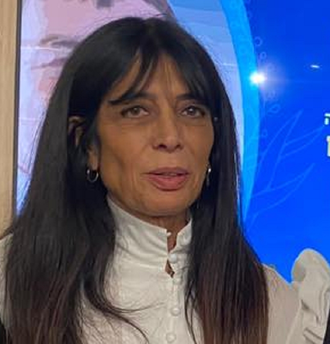 מיכל ברנט צריך לחסל ולרושש את כל הגברים הגרושים