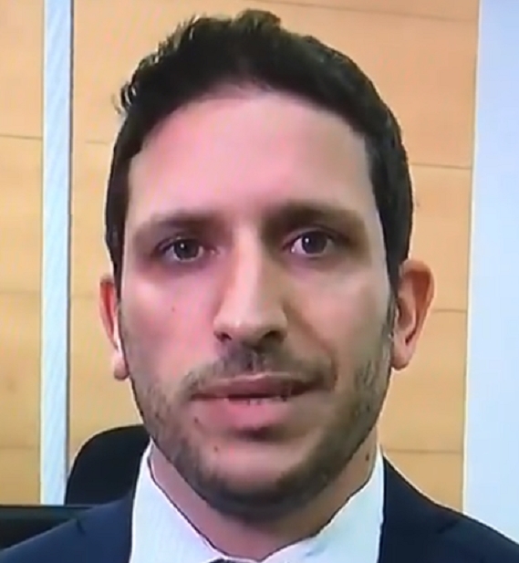 ליאור שטלצר קובל משמעת שהגיש קבילה על יוסי נקר וזיוני המוח שלו