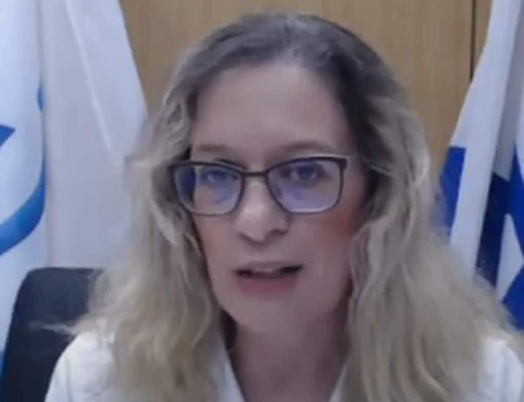 עינת להבי אשר תליינית גברים בהוצלפ עורפת ראשים מדופלמת