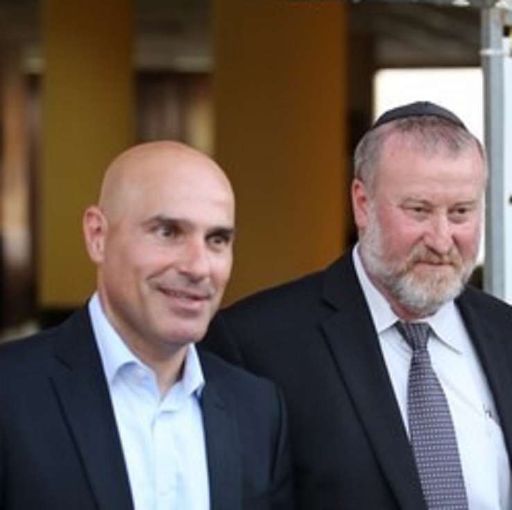אביחי מנדלשליכט עם אפי נוה צמד חמד שניהם נסחטו עי שי ניצן