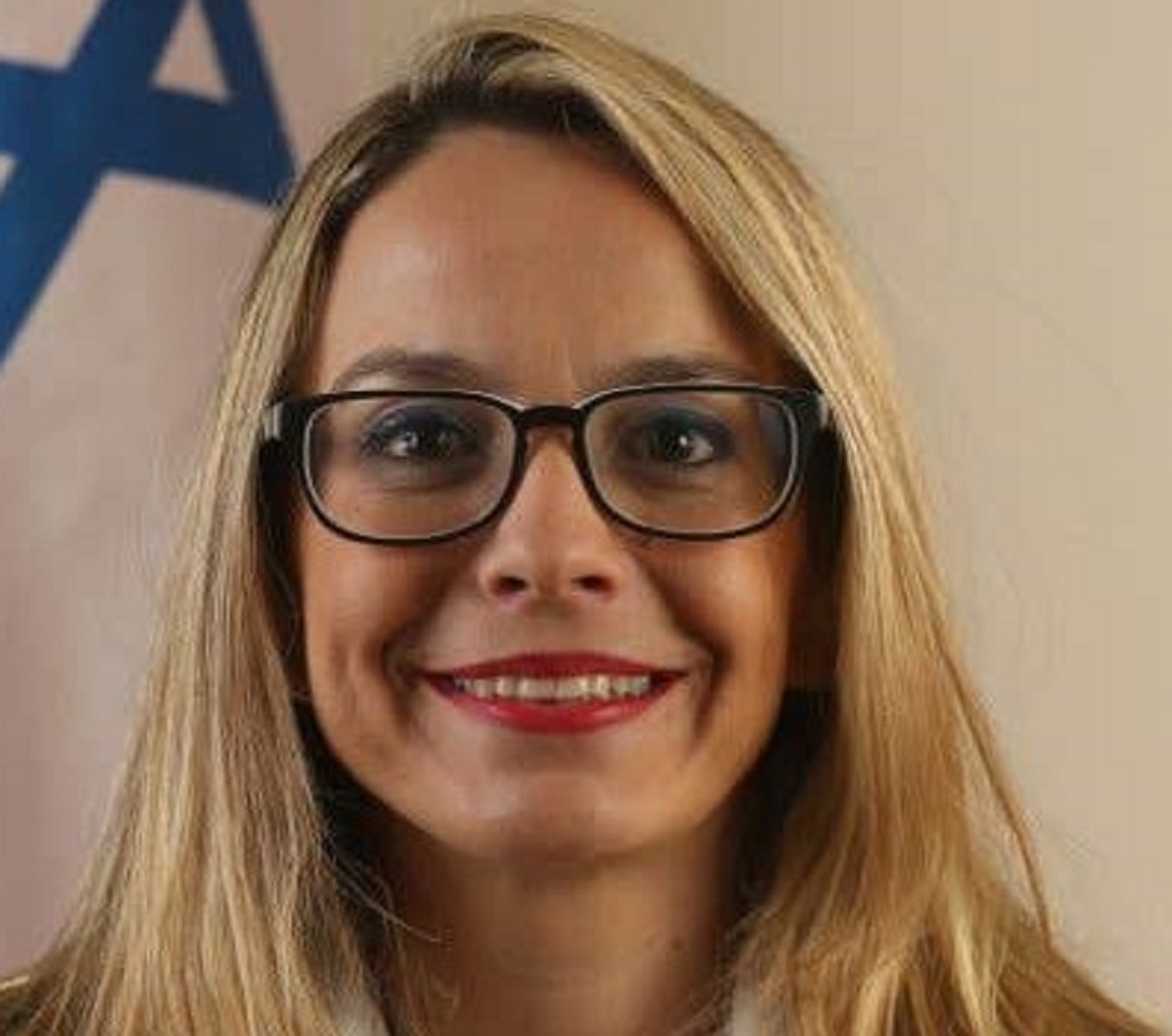 איריס ארבל אסל נשים הן כלבות ולכן מגיע להן זכות התייחדות עם כלב