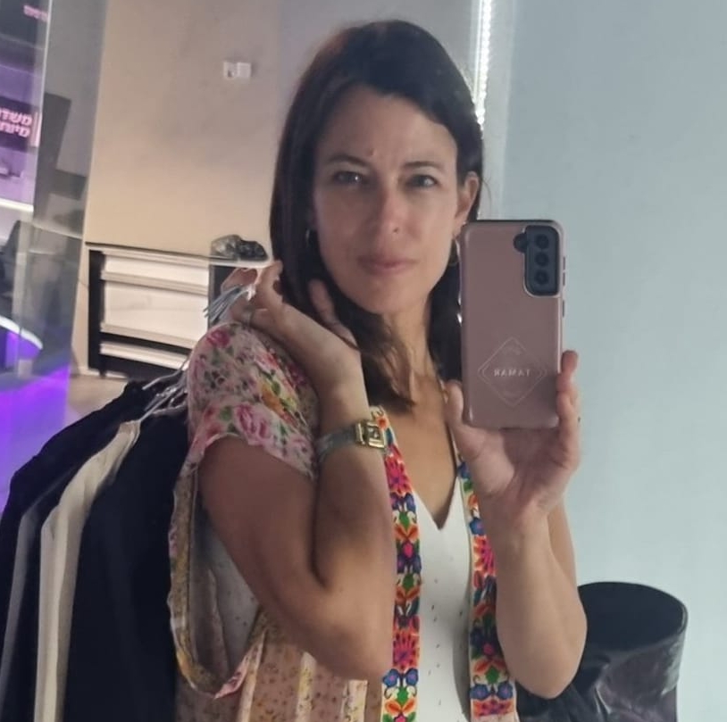 תמר אלמוג לוי מחפשת סמרטוטים ללבוש