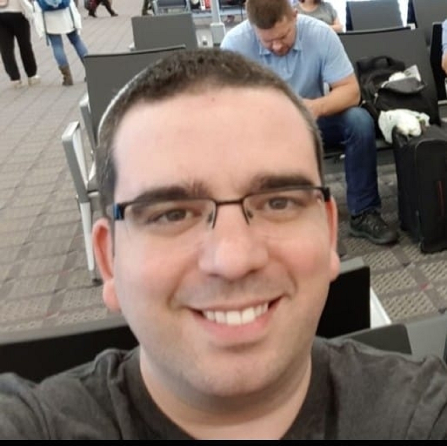 אורי נחמני חיפה סחטן מזונות מייצג זונות וסחטניות פתח מחלבת כספים