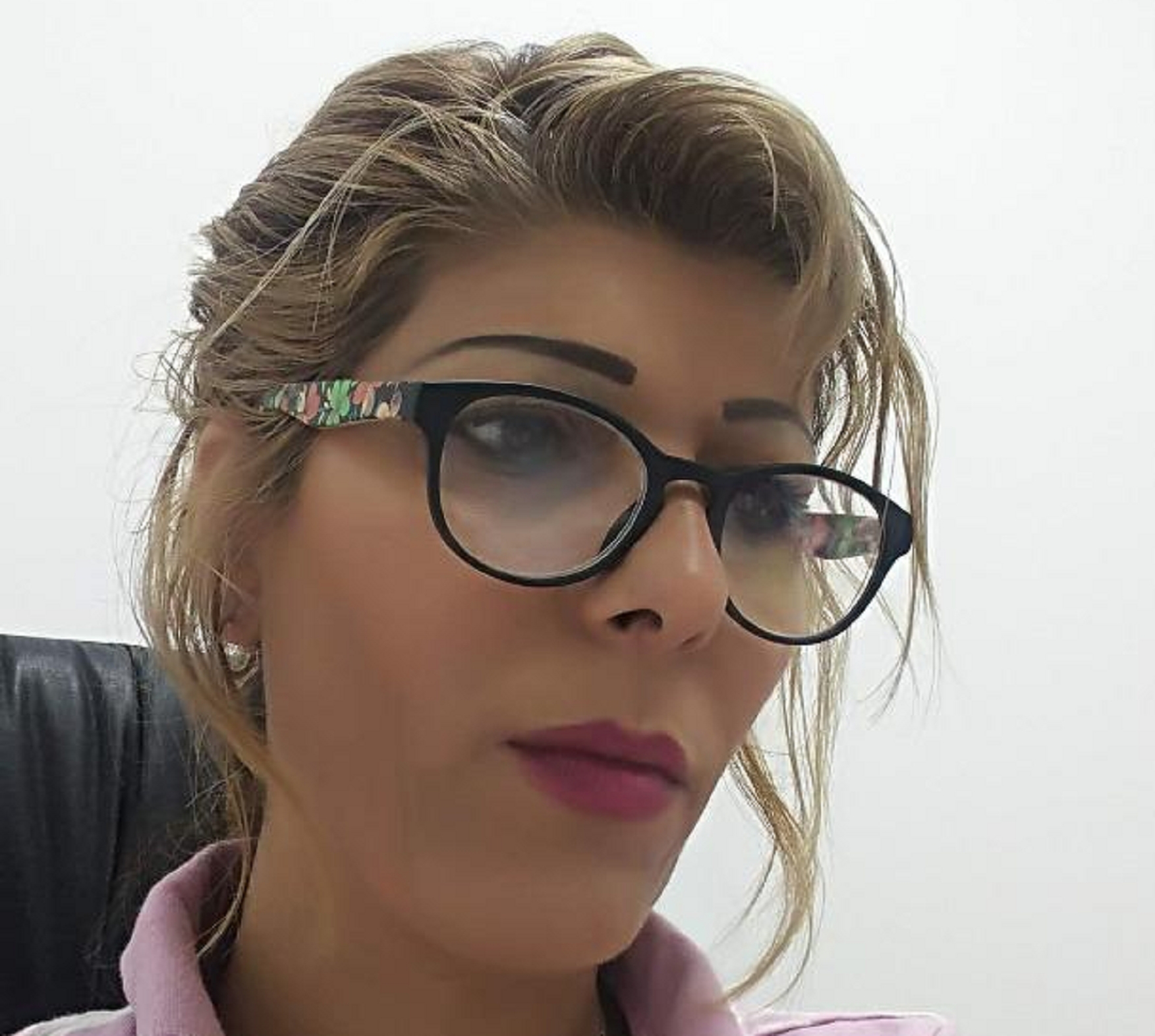אסנת בר מאבחנת דידקטית עם ניסיון מוכח בעקיצות