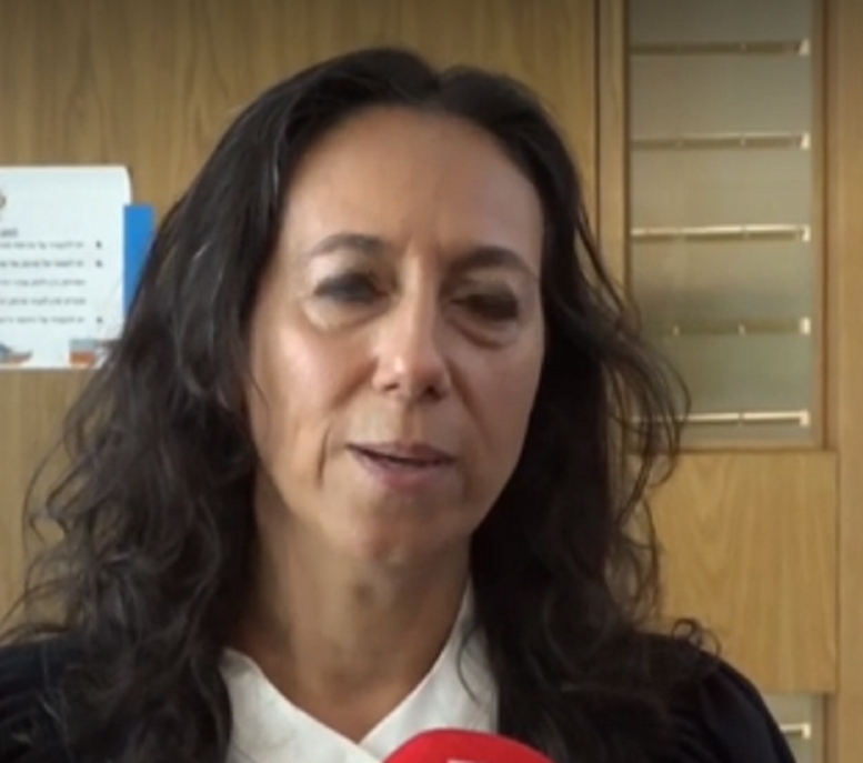 רוזי כבאז אישרה לשלוח שוטרות לחוות אורגזמה אצל גניקולוג בני שכטר