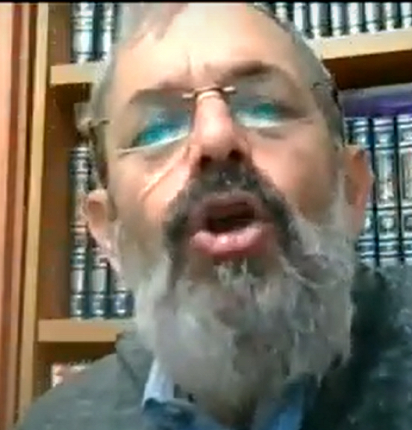 נחמיה טיילור הרב של מרכז רקמן משתגל עם נשים נשואות בגבעת שמואל