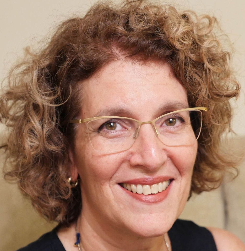 עינת אלרן מומחית ברפואת יולדות וסקסולוגיה עובדת כשטינקרית של המשטרה