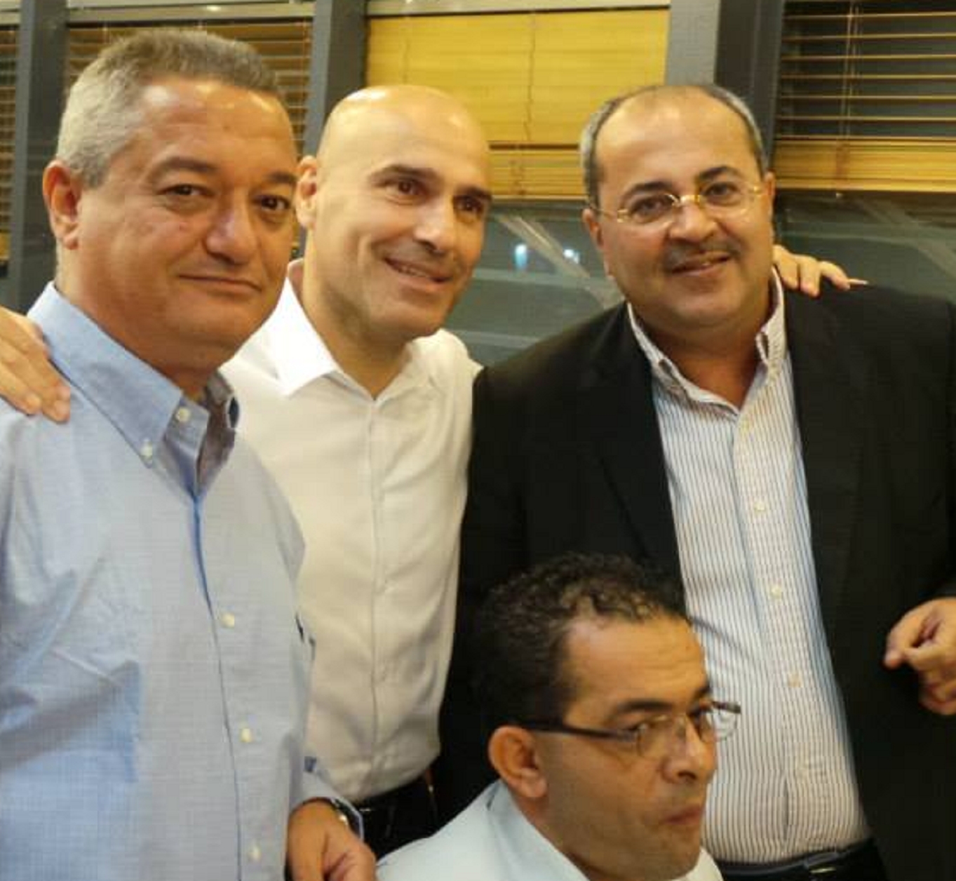 חוגגים עיד אל זיבי אחמד טיבי אפי נוה וחאלד כבוב הזקן והים