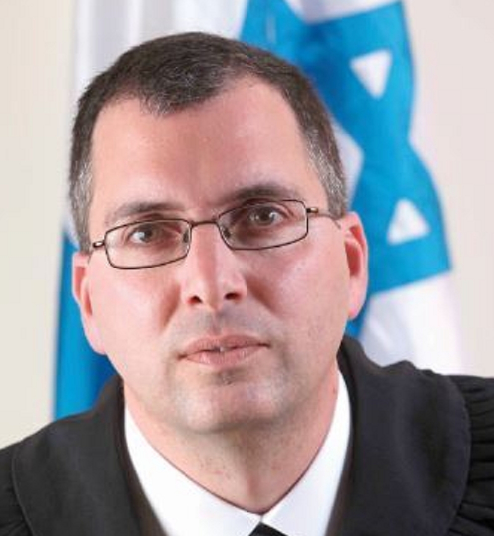 יואב עטר שופט בובה על חוט של השבס אין טעם להגיש עתירות אסיר שופט מכור