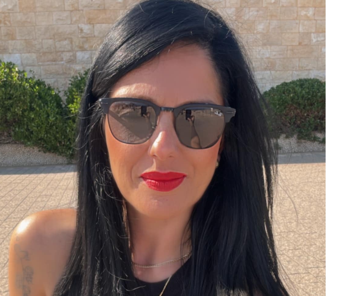 מלי אלקסלסי לסבית אלימה וטורפנית גנבת זרע להומואים