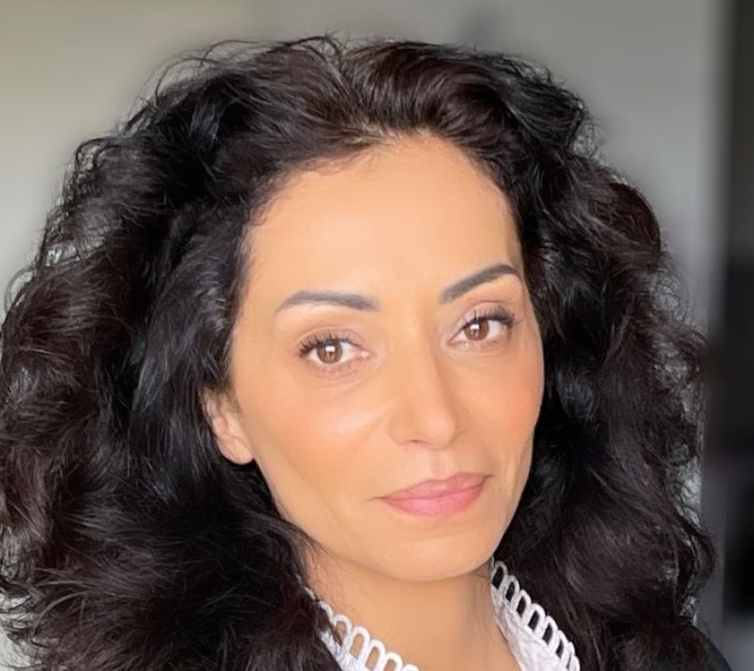 מיכל קריטי בהמת מגדר פמיניסטית מומחית בסחטנות גברים