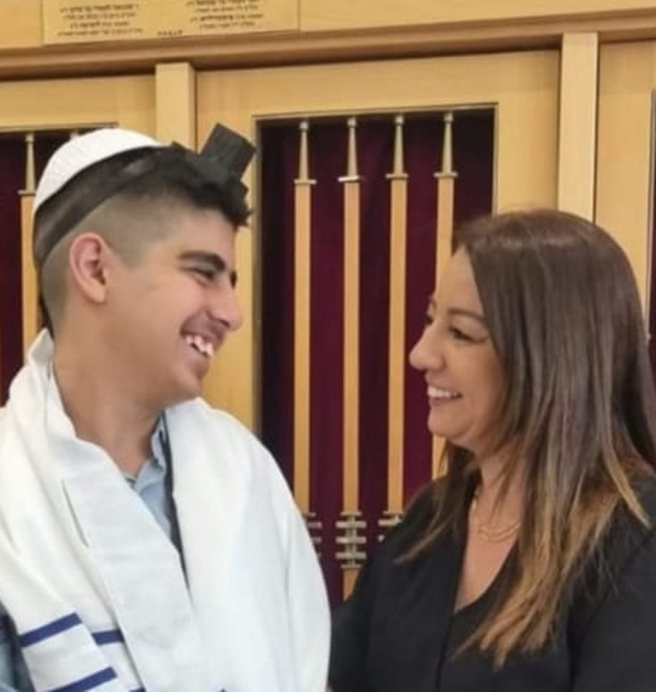 רויטל קרקו עם הבן האלים והמסוכן שיגדל וירביץ לאשתו