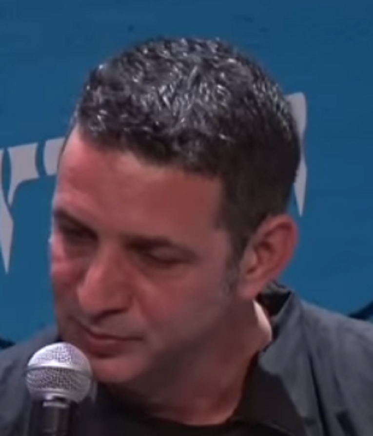 גידי וייץ בולדוג של הפרקליטות בפוזה פאלית