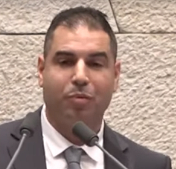 אושר שקלים עם הפיגור הפמיניסטי שלו חבל שלא נשארה משפחתו באיספהן