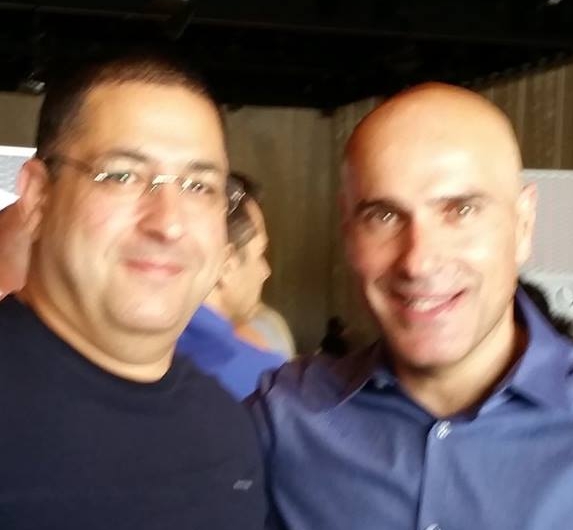 אפי נוה מקבל ליקוק בתחת מעדי כרמלי ב 2015