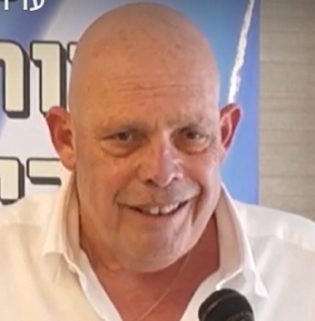 ארז שני אסור לתת לגבר גרוש להחזיק נשק כי הוא ירצח אישה