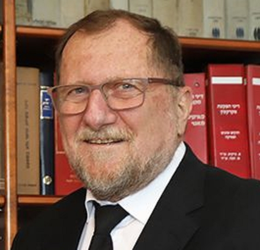 יוסף תוסיה כהן יושב כמייצג ציבור ותומך דווקא בשוטרים שמחשמלים בטייזר אזרחים